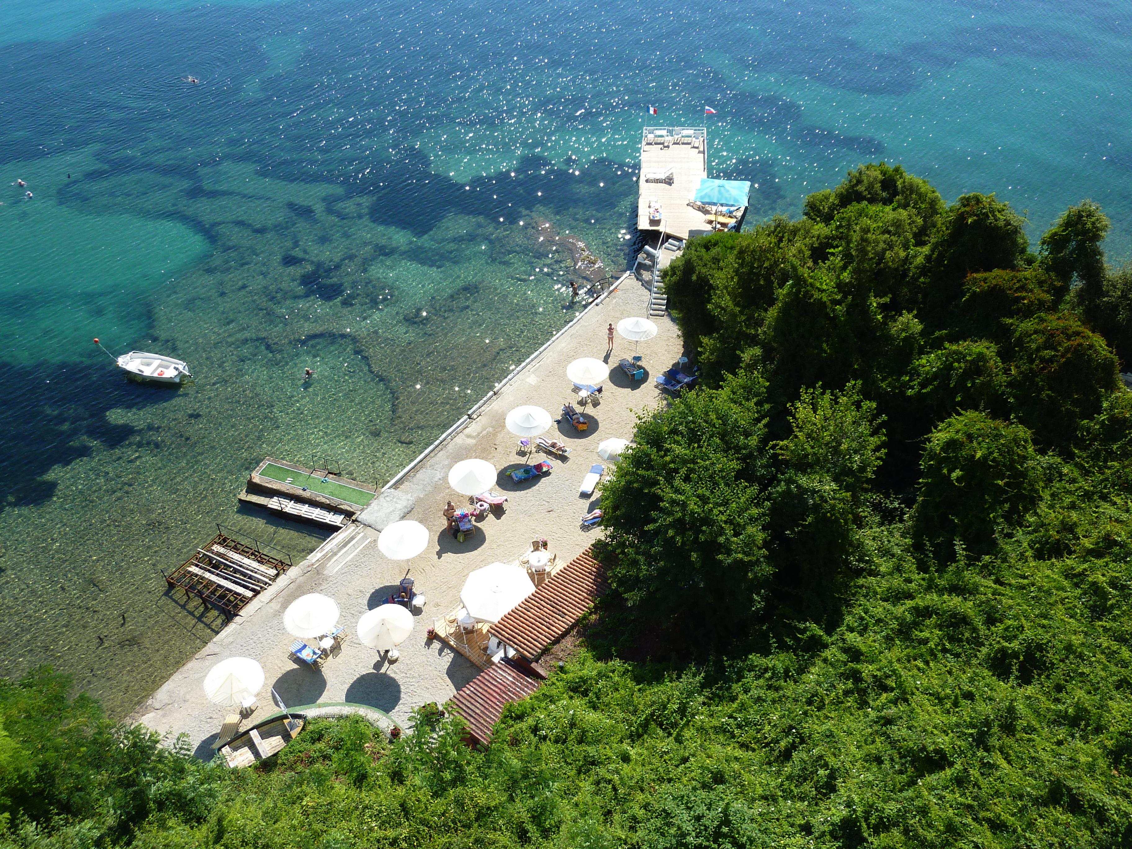 Oasis Hotel Perama  Exterior photo